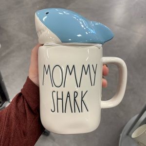 Rae Dunn | Mommy Shark mug with Shark head